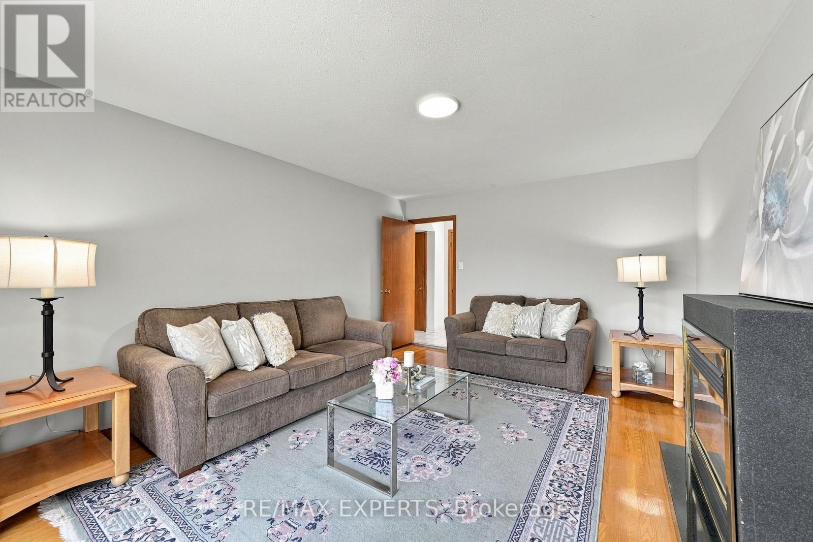 12 Paradelle Crescent, Toronto, Ontario  M3N 1E4 - Photo 23 - W13818108