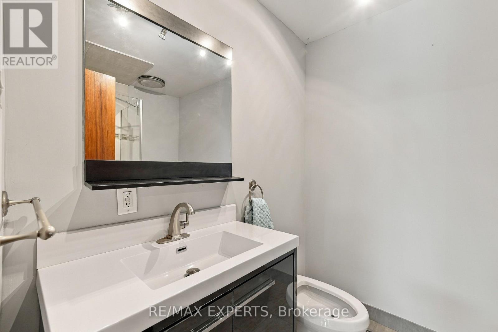 12 Paradelle Crescent, Toronto, Ontario  M3N 1E4 - Photo 24 - W13818108