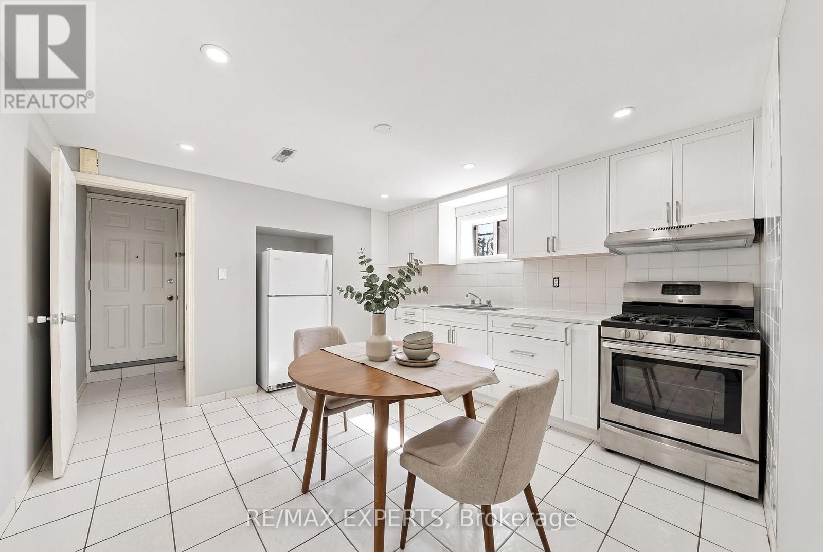 12 Paradelle Crescent, Toronto, Ontario  M3N 1E4 - Photo 29 - W13818108