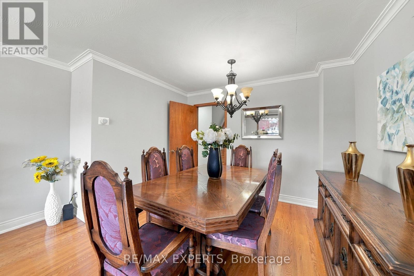 12 Paradelle Crescent, Toronto, Ontario  M3N 1E4 - Photo 6 - W13818108