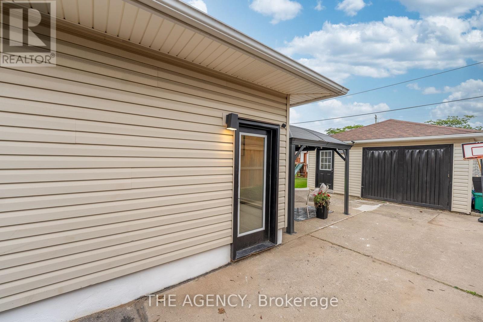 20 Ridge Point Drive, St. Catharines (Burleigh Hill), Ontario  L2T 2S9 - Photo 24 - X13817872