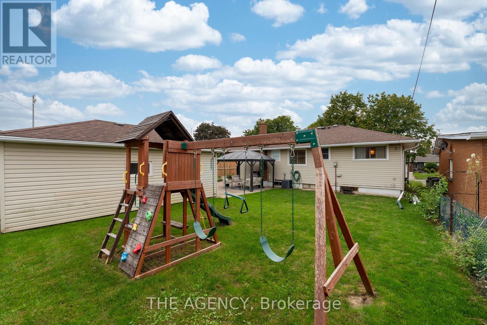 20 Ridge Point Drive, St. Catharines (Burleigh Hill), Ontario  L2T 2S9 - Photo 32 - X13817872