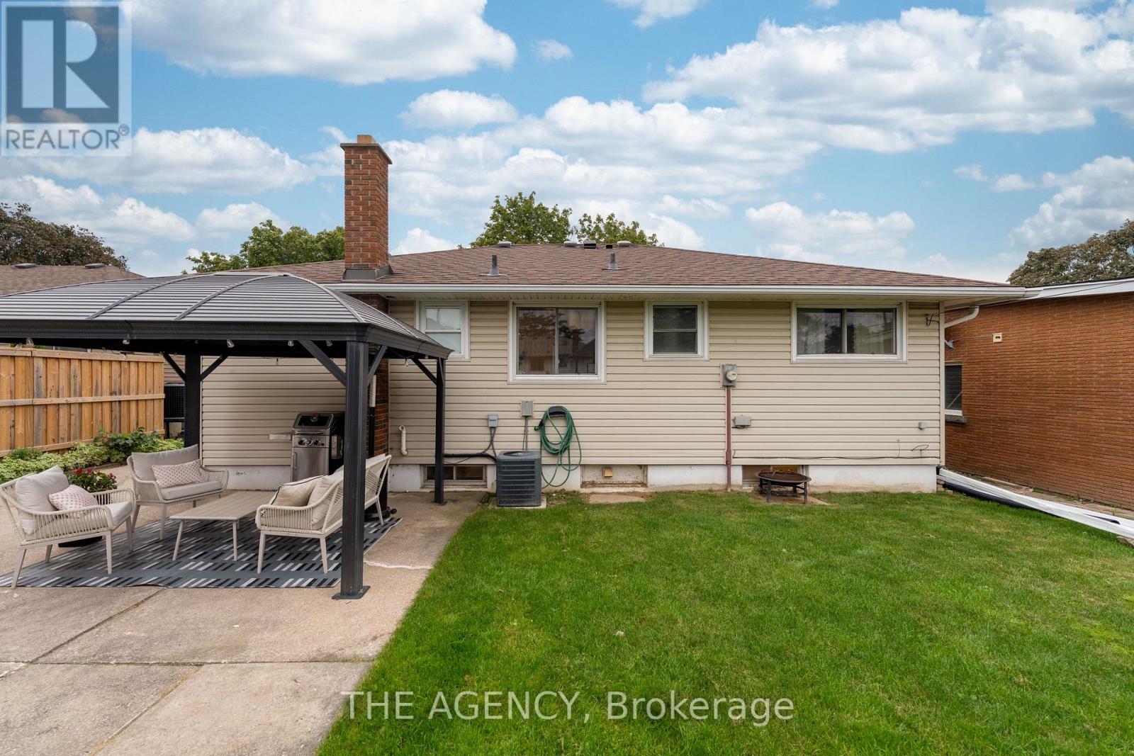 20 Ridge Point Drive, St. Catharines (Burleigh Hill), Ontario  L2T 2S9 - Photo 34 - X13817872