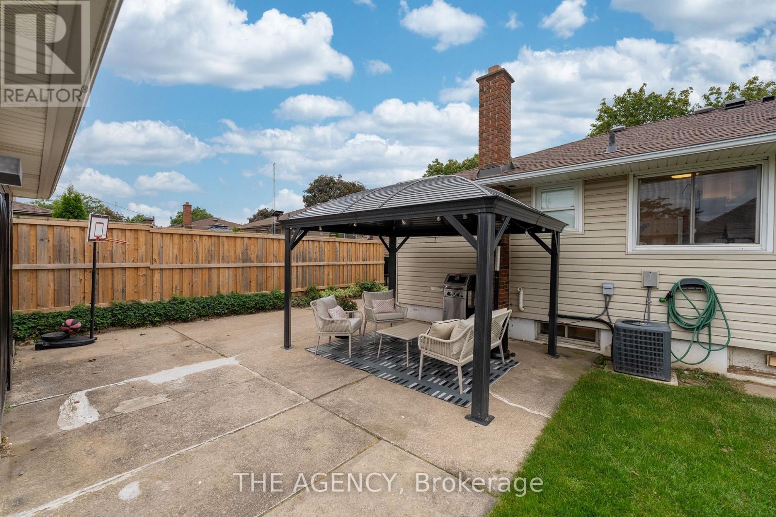 20 Ridge Point Drive, St. Catharines (Burleigh Hill), Ontario  L2T 2S9 - Photo 35 - X13817872