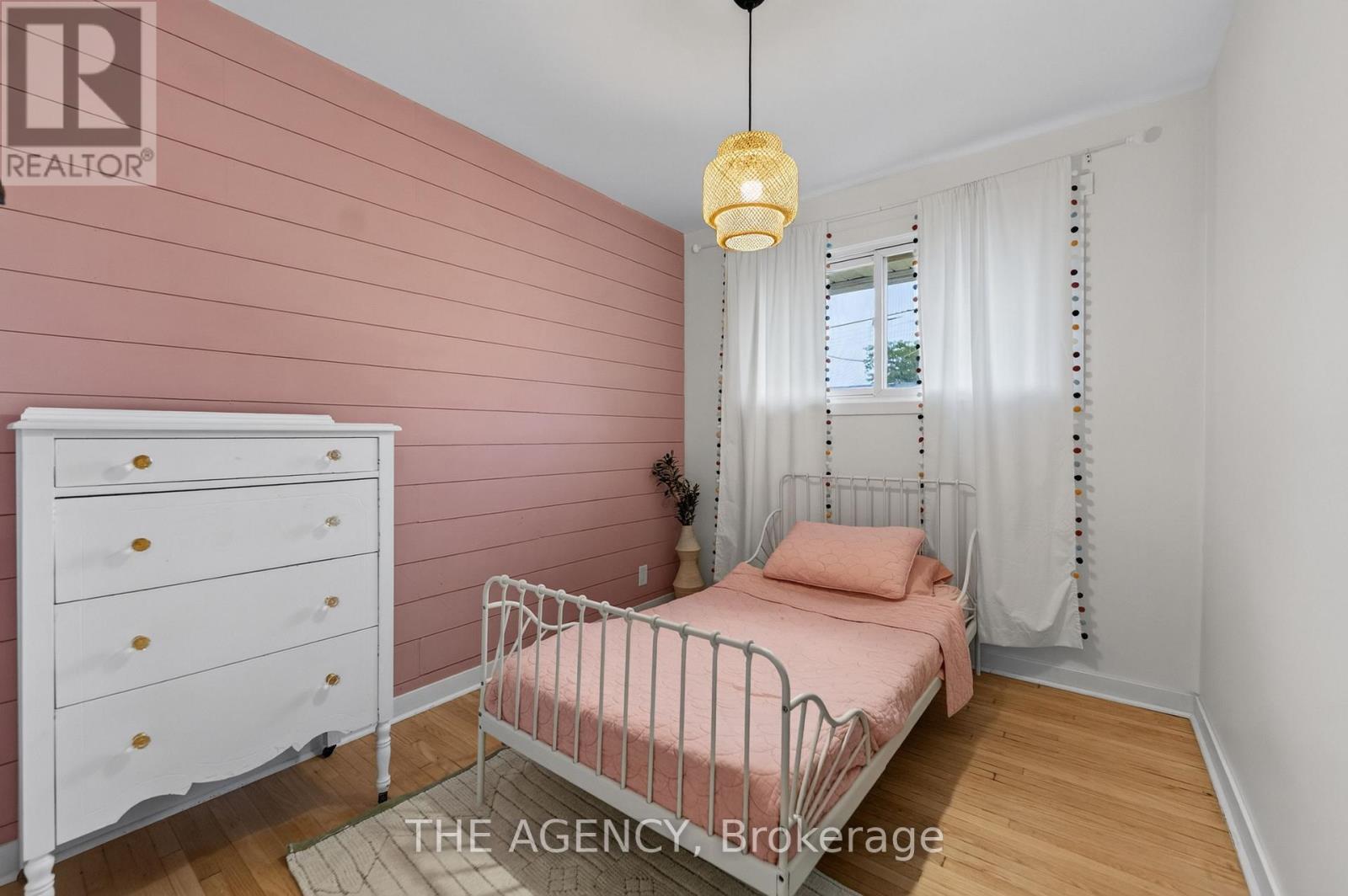20 Ridge Point Drive, St. Catharines (Burleigh Hill), Ontario  L2T 2S9 - Photo 6 - X13817872