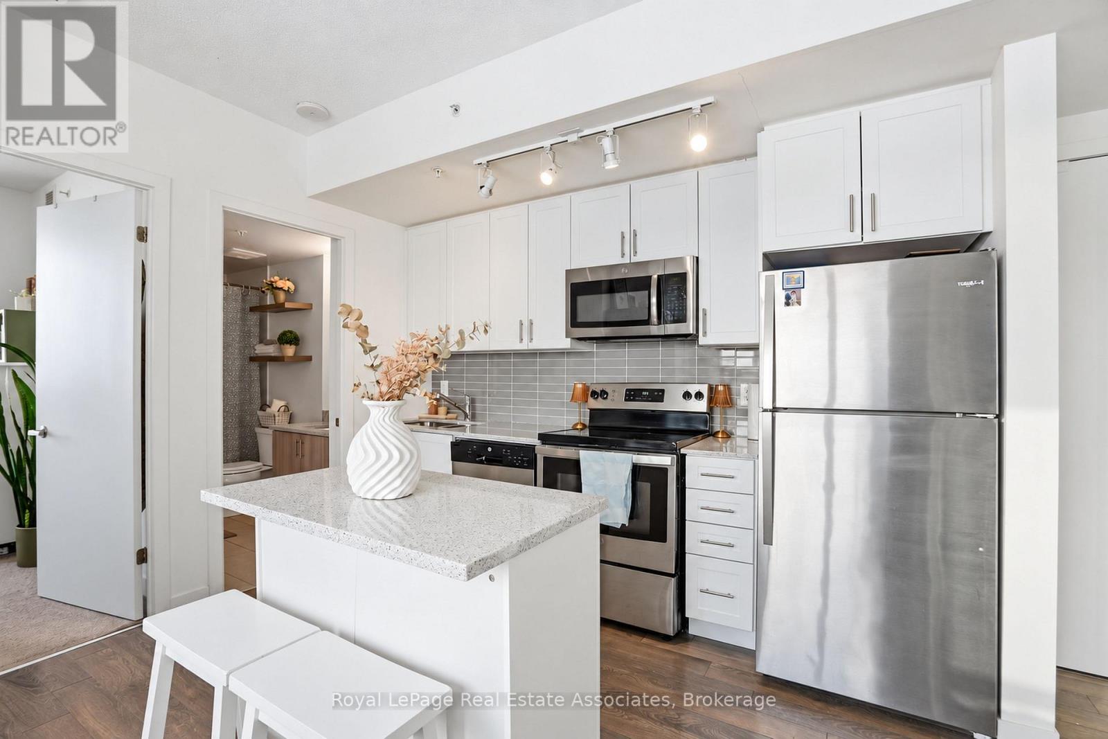 801 - 550 North Service Road, Grimsby, Ontario  L3M 0H9 - Photo 14 - X13818012
