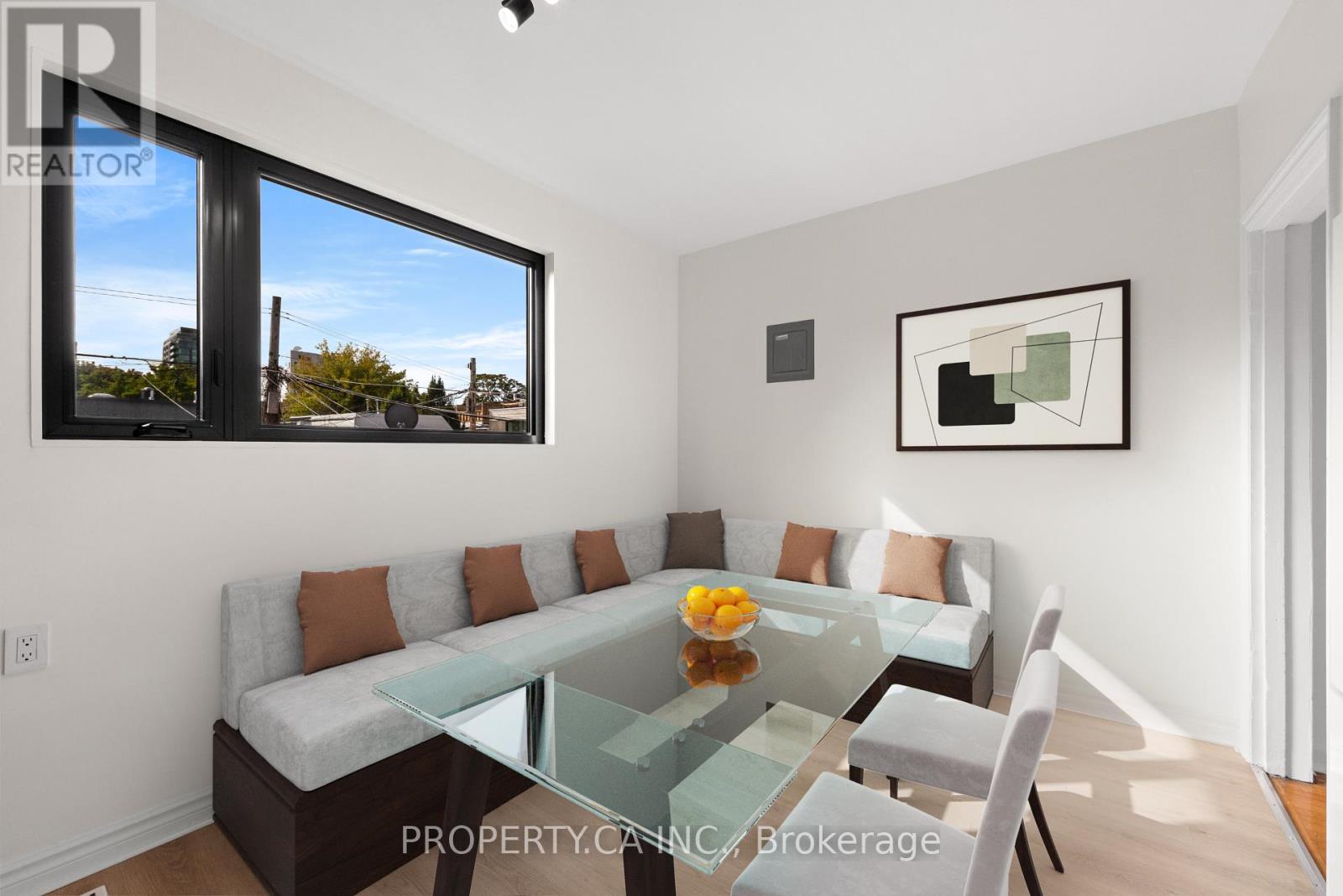 Upper - 181 Argyle Street, Toronto, Ontario  M6J 1P5 - Photo 6 - C13816750
