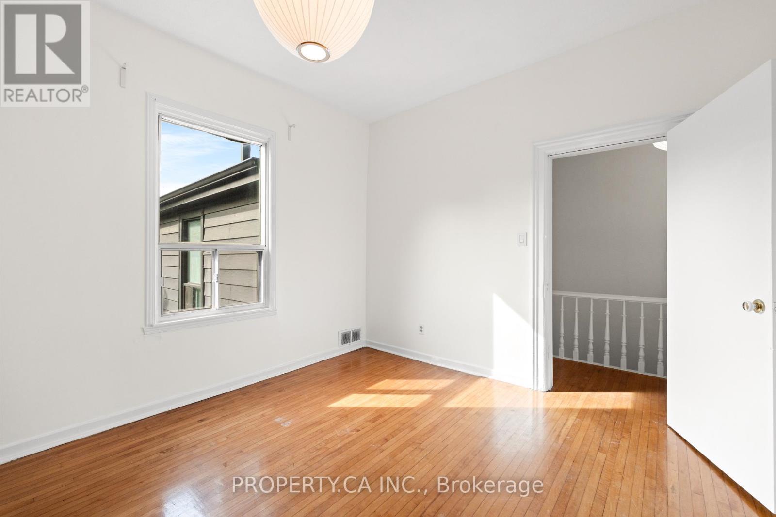 Upper - 181 Argyle Street, Toronto, Ontario  M6J 1P5 - Photo 17 - C13816750