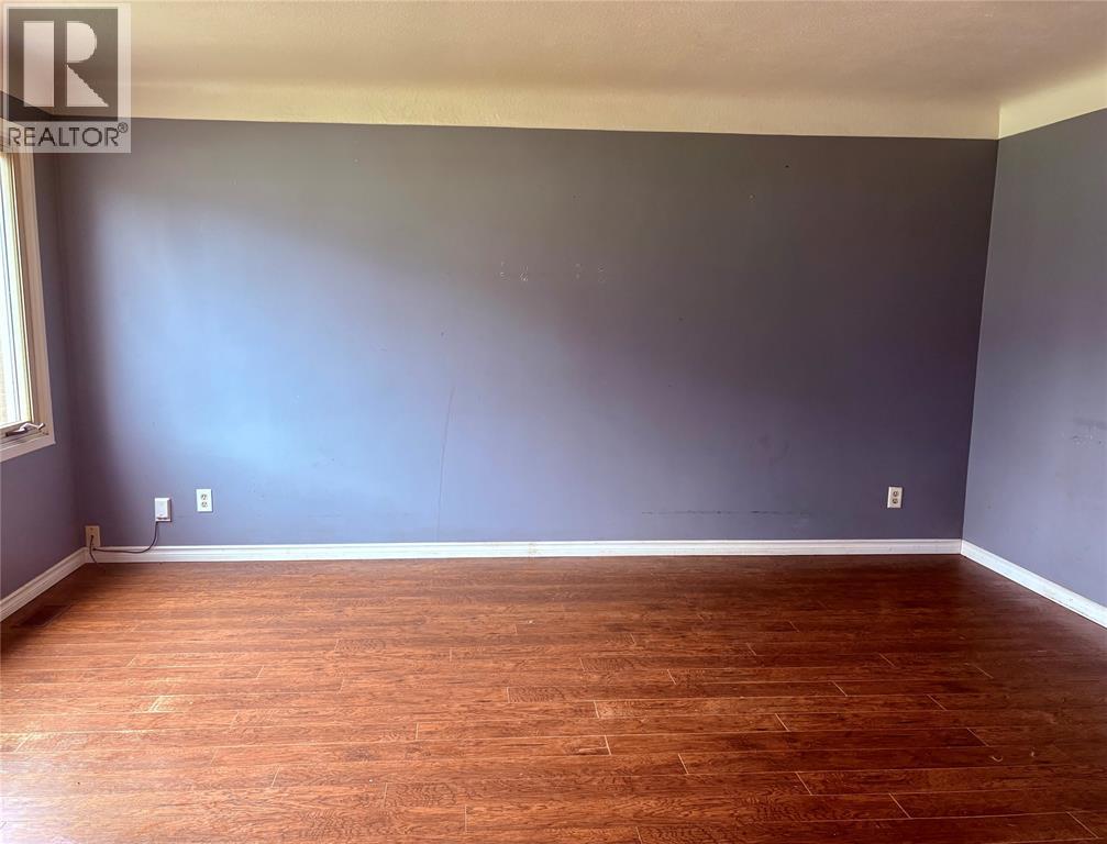 825 Elizabeth Avenue, Sarnia, Ontario  N7S 2V6 - Photo 2 - 26023383