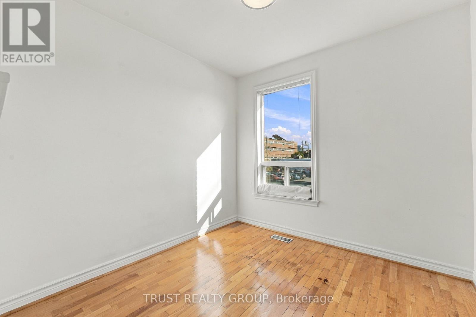 2nd & 3rd Floor - 2279 Dundas Street W, Toronto, Ontario  M6R 1X6 - Photo 13 - W13817762