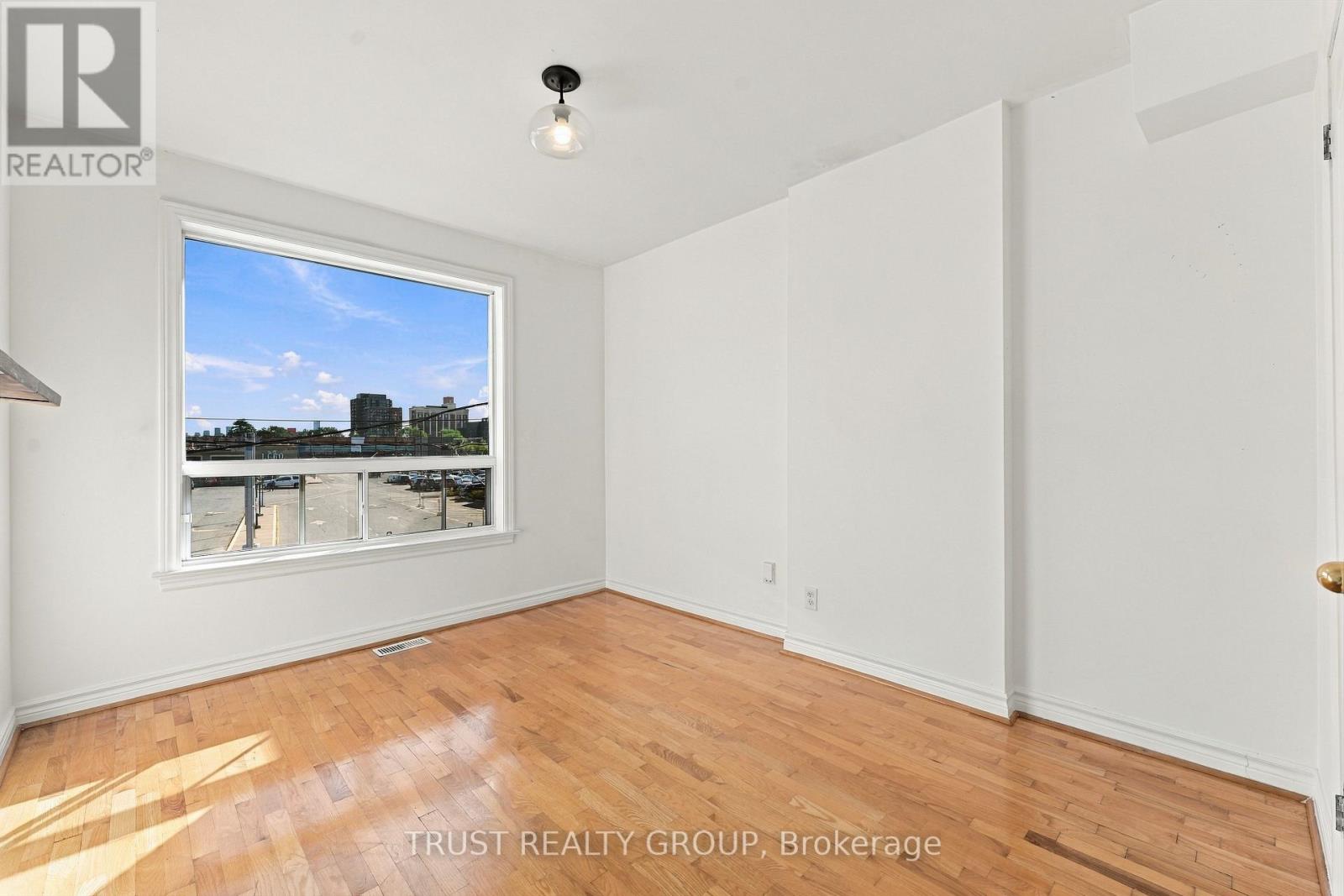 2nd & 3rd Floor - 2279 Dundas Street W, Toronto, Ontario  M6R 1X6 - Photo 10 - W13817762