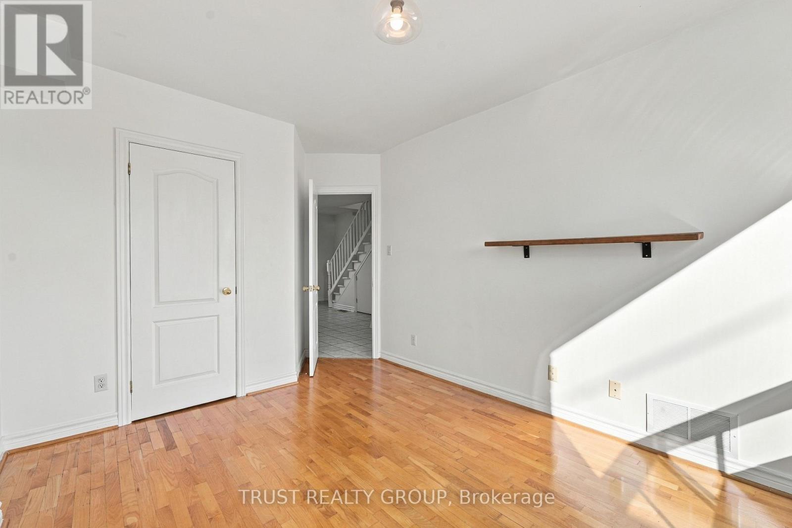 2nd & 3rd Floor - 2279 Dundas Street W, Toronto, Ontario  M6R 1X6 - Photo 11 - W13817762