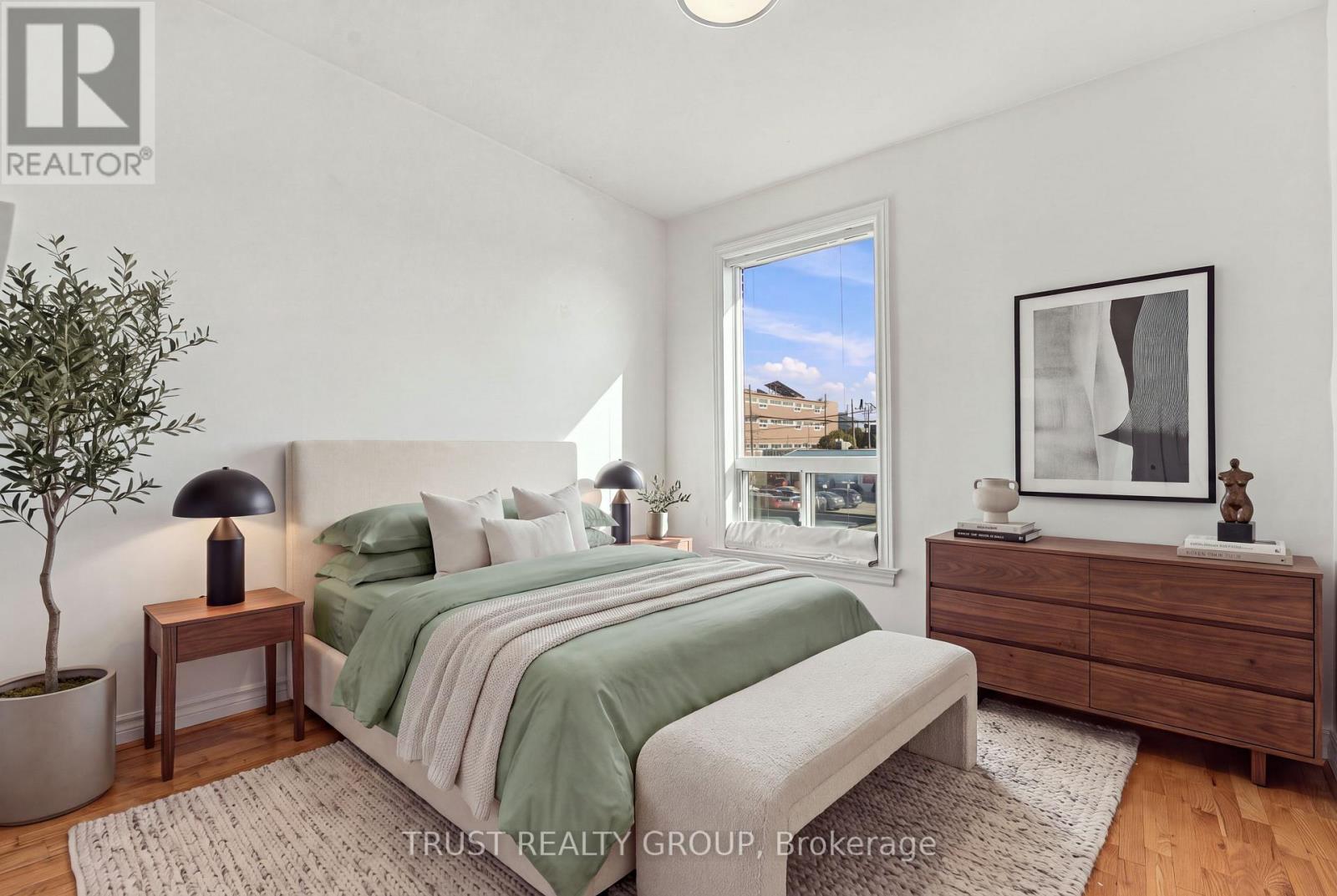 2nd & 3rd Floor - 2279 Dundas Street W, Toronto, Ontario  M6R 1X6 - Photo 12 - W13817762
