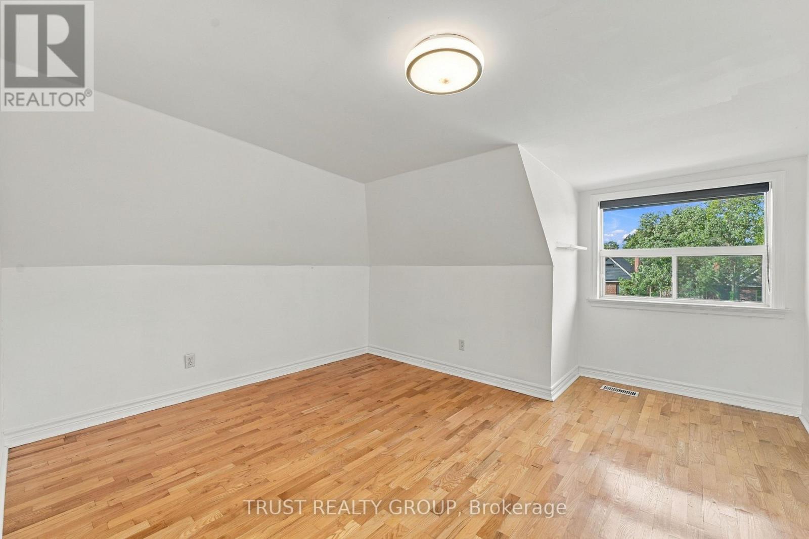 2nd & 3rd Floor - 2279 Dundas Street W, Toronto, Ontario  M6R 1X6 - Photo 21 - W13817762
