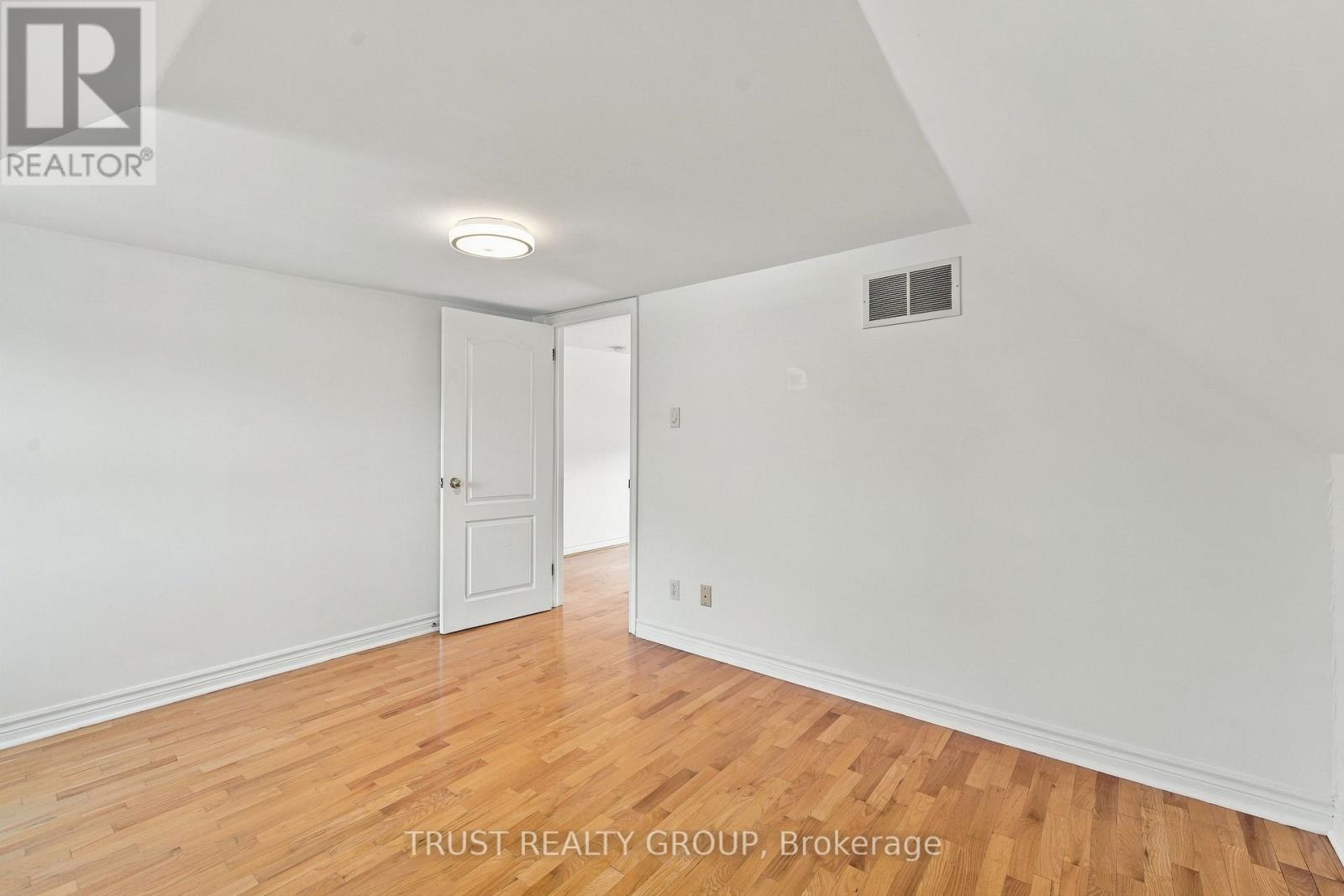 2nd & 3rd Floor - 2279 Dundas Street W, Toronto, Ontario  M6R 1X6 - Photo 22 - W13817762