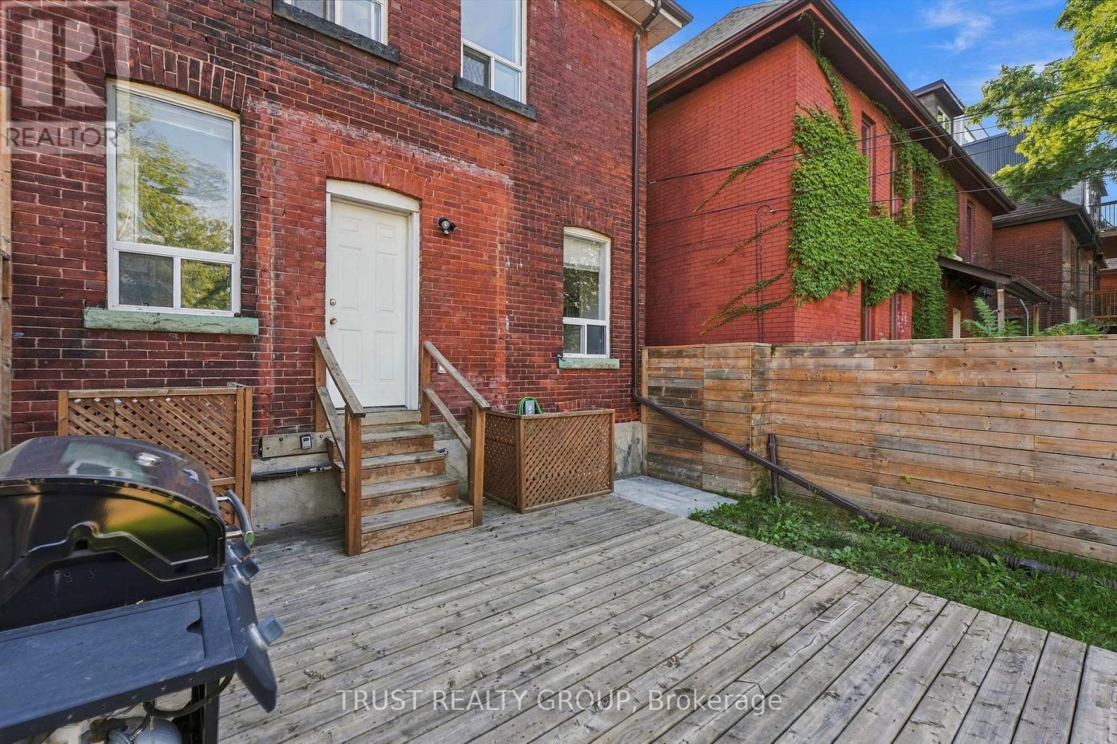 2nd & 3rd Floor - 2279 Dundas Street W, Toronto, Ontario  M6R 1X6 - Photo 23 - W13817762
