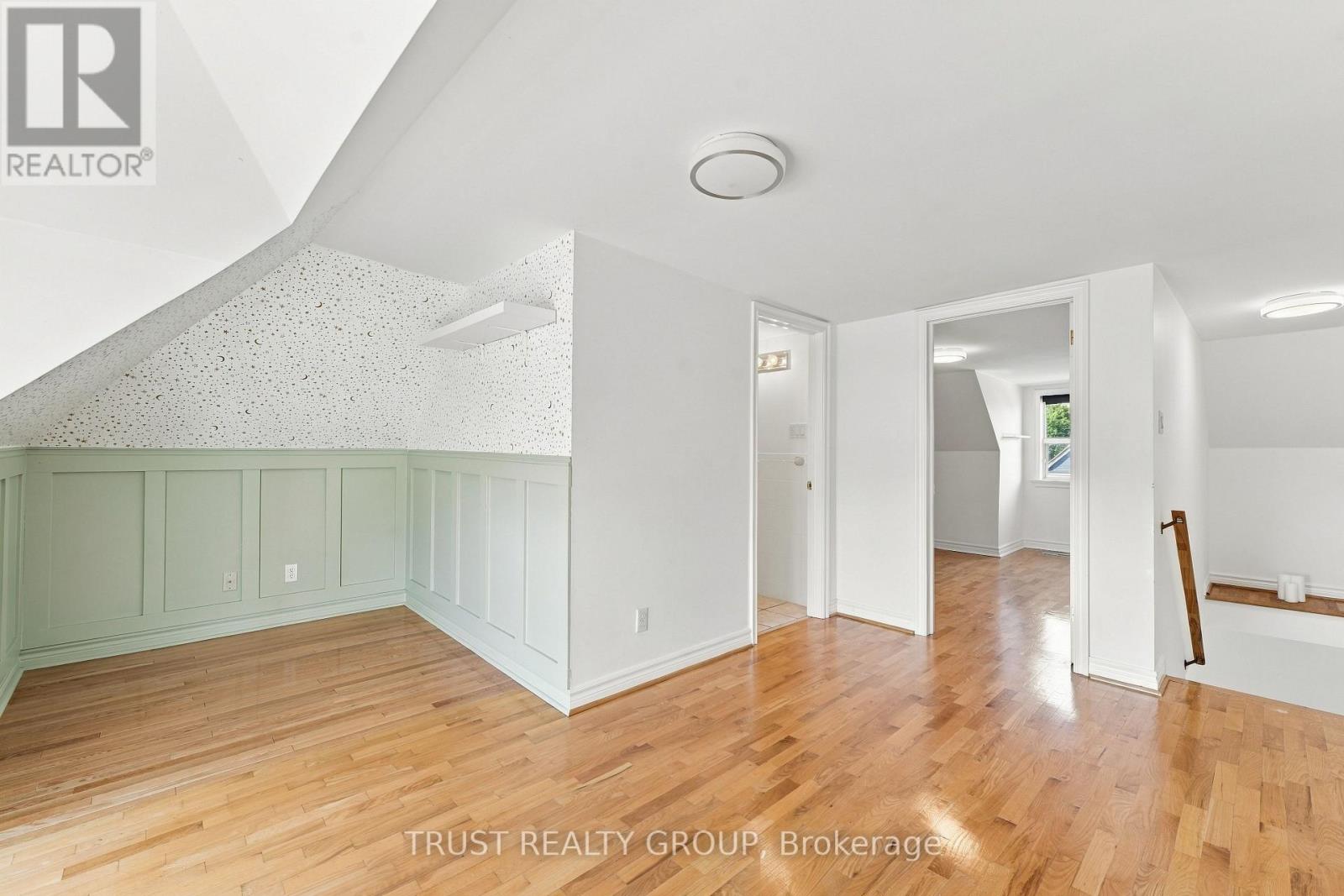2nd & 3rd Floor - 2279 Dundas Street W, Toronto, Ontario  M6R 1X6 - Photo 19 - W13817762