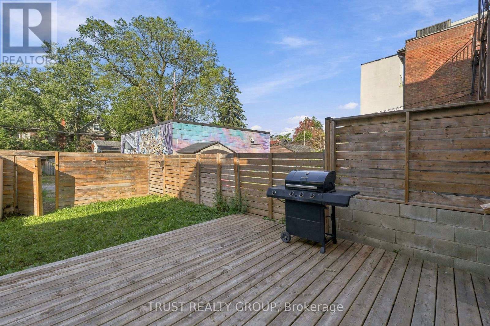 2nd & 3rd Floor - 2279 Dundas Street W, Toronto, Ontario  M6R 1X6 - Photo 24 - W13817762