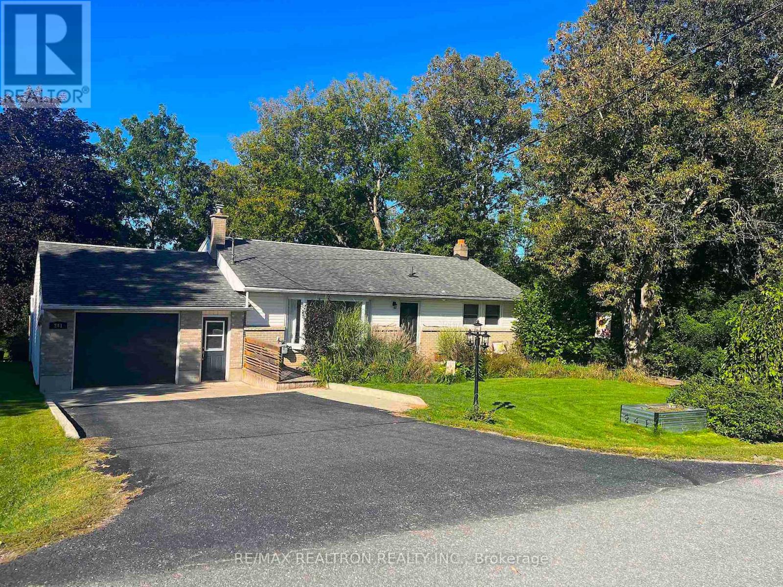 MAIN FLOOR - 241 WESTBURY AVENUE, Loyalist, Ontario