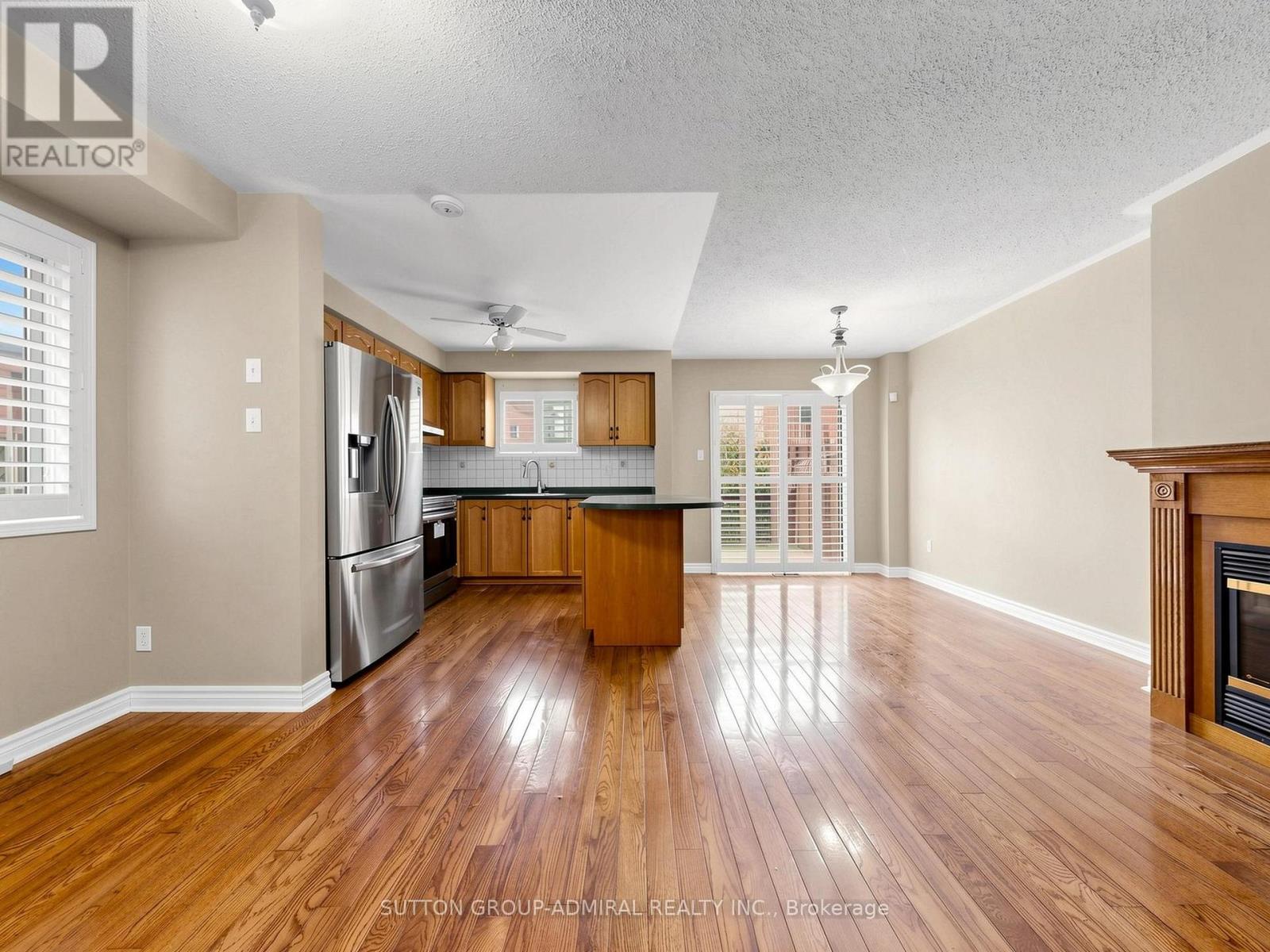 225 Kelso Crescent, Vaughan, Ontario  L6A 2E1 - Photo 5 - N13814400