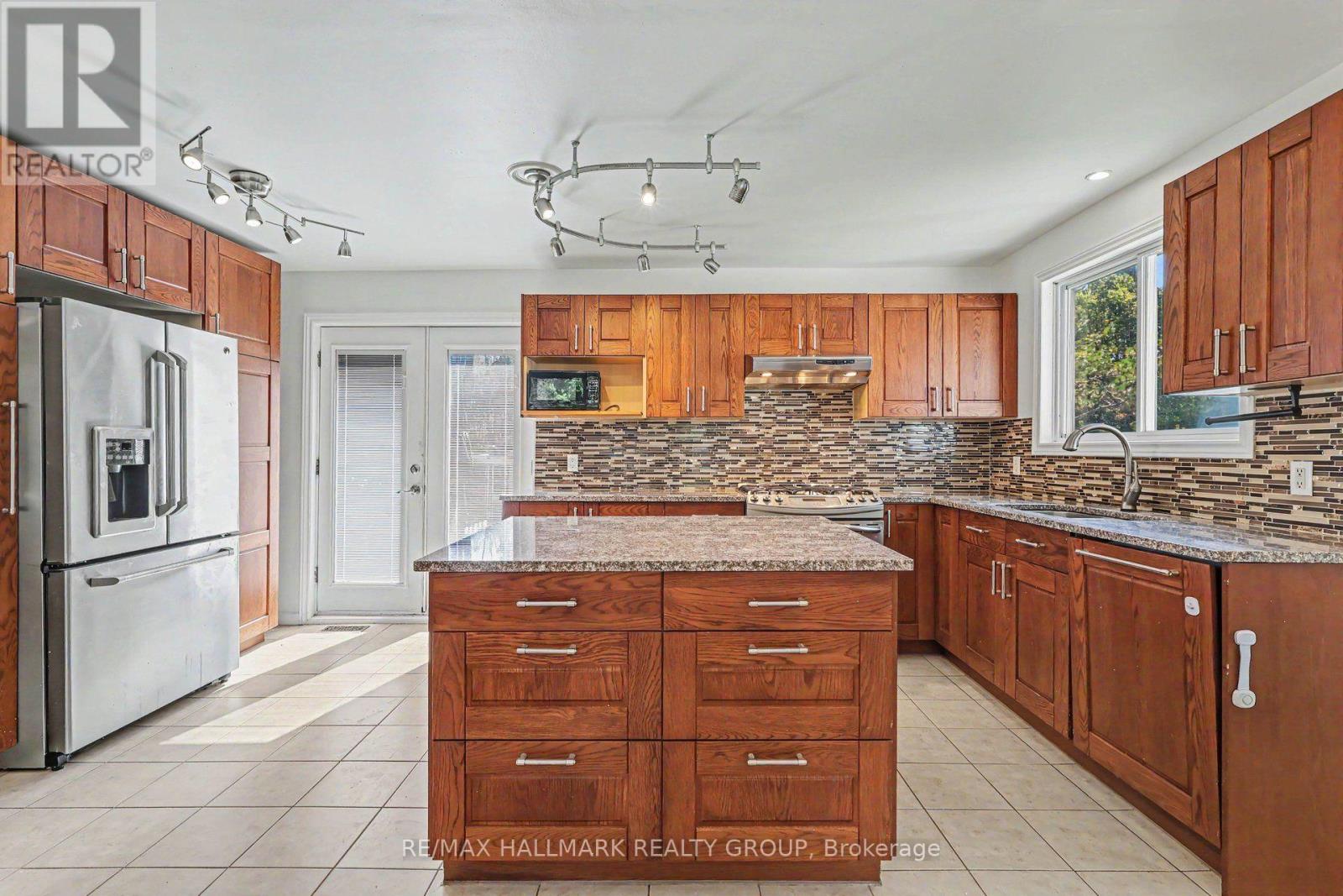 7220 Mitch Owens Road, Ottawa, Ontario  K4P 1K8 - Photo 11 - X13595720