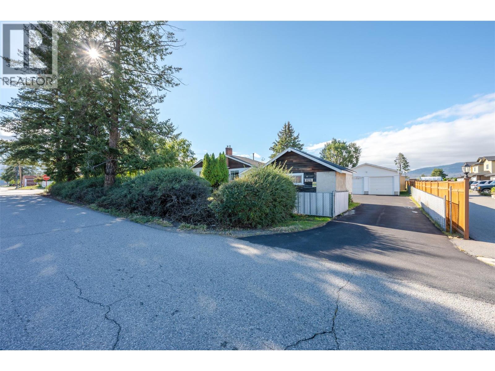 525 Skagit Avenue, Oliver, British Columbia  V0H 1T0 - Photo 63 - 10401189