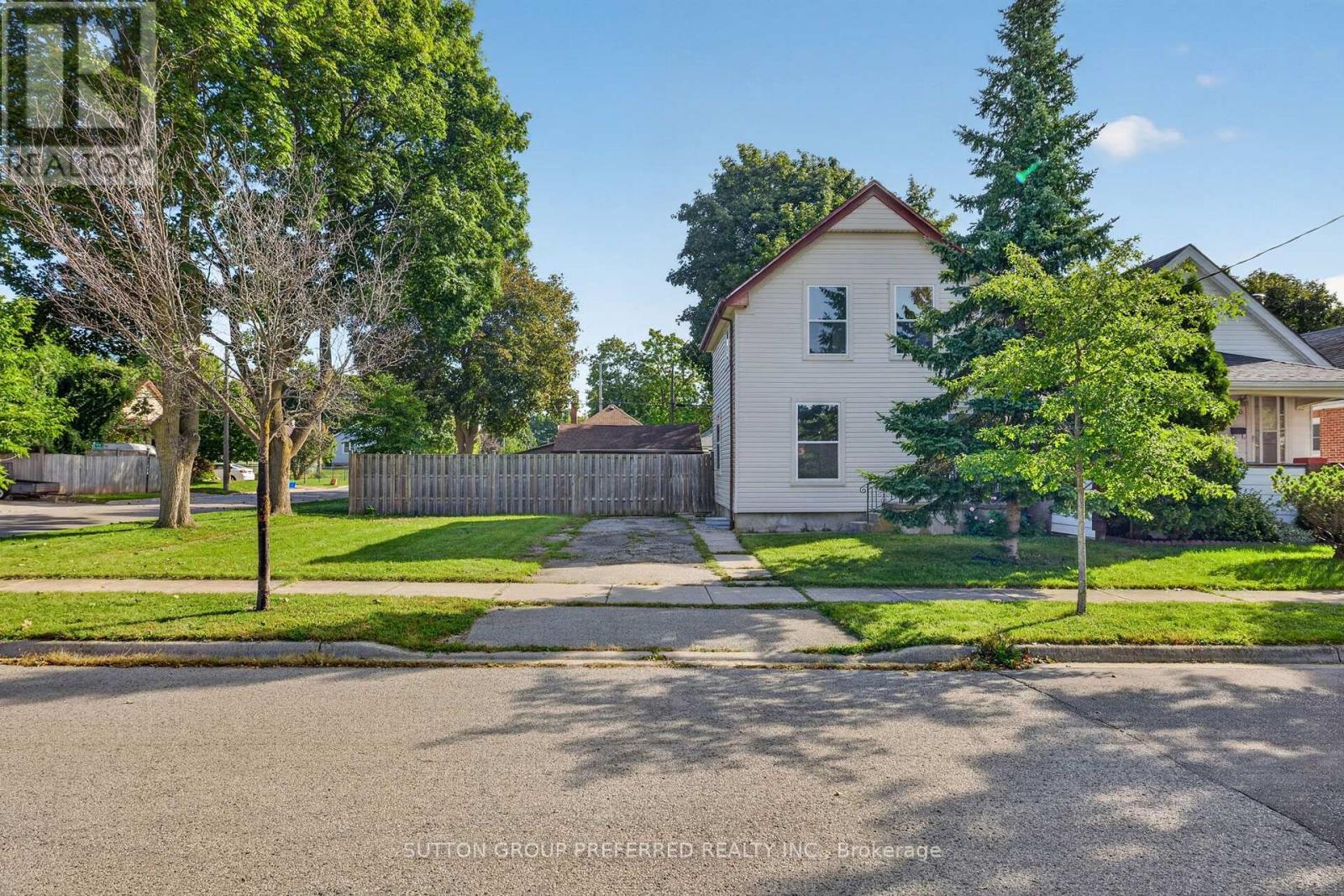 118 DELAWARE STREET, London East, Ontario