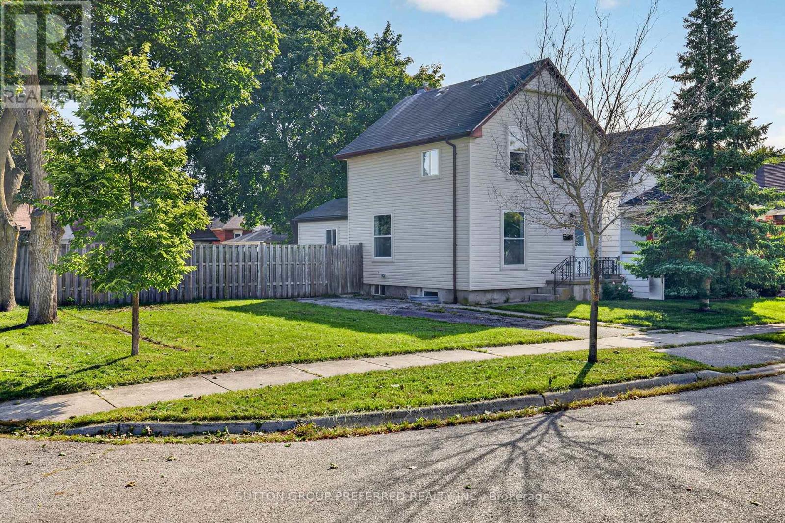 118 Delaware Street, London East, Ontario  N5Z 2N5 - Photo 2 - X13818144