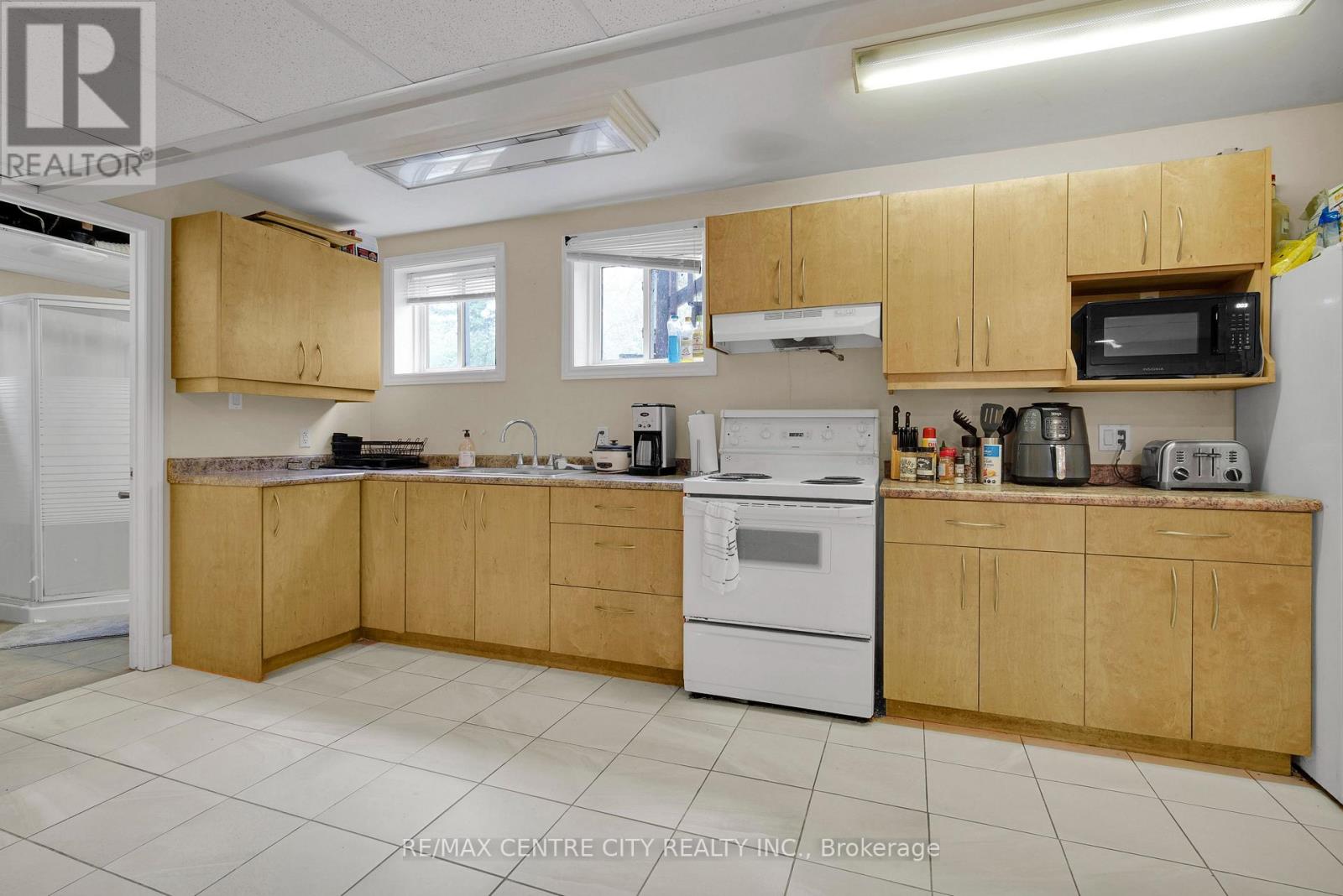 2 Saunby Street, London North, Ontario  N6G 1A1 - Photo 30 - X13818204