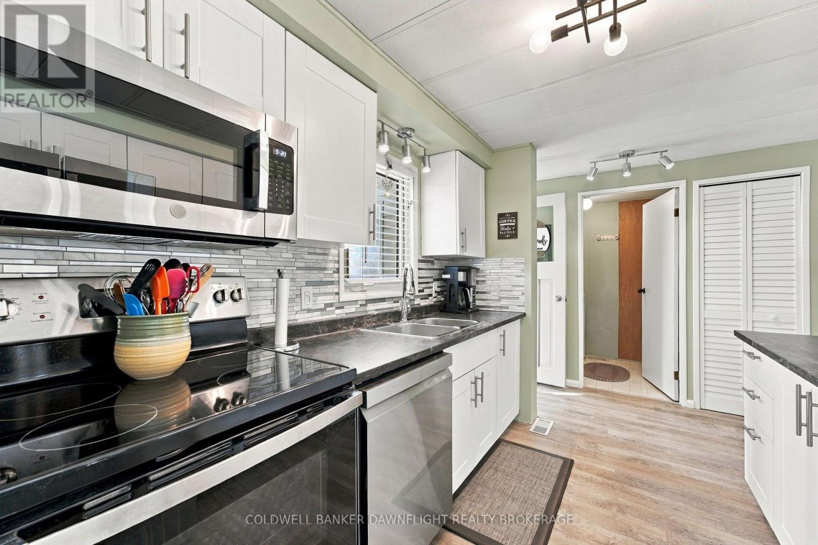 29 Redford Drive, South Huron, Ontario  N0M 1S3 - Photo 14 - X13818232