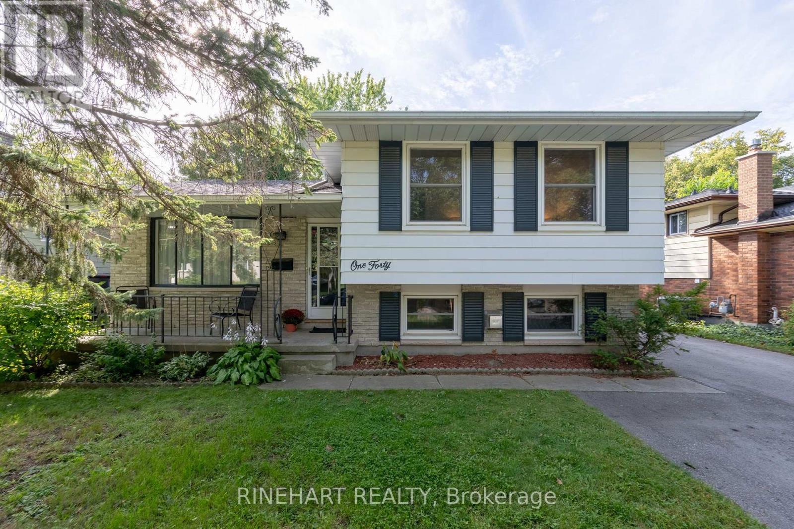 140 PAPERBIRCH CRESCENT, London North, Ontario