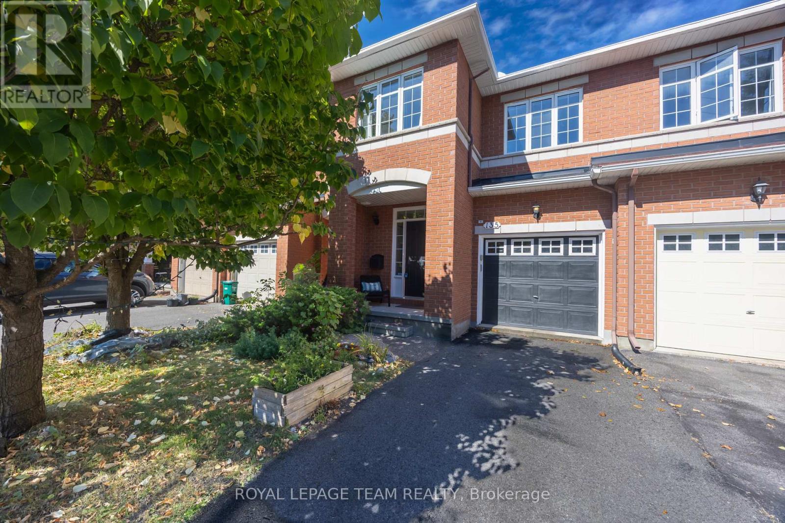 135 Gatespark Private, Ottawa, Ontario  K2T 1L1 - Photo 2 - X13818238