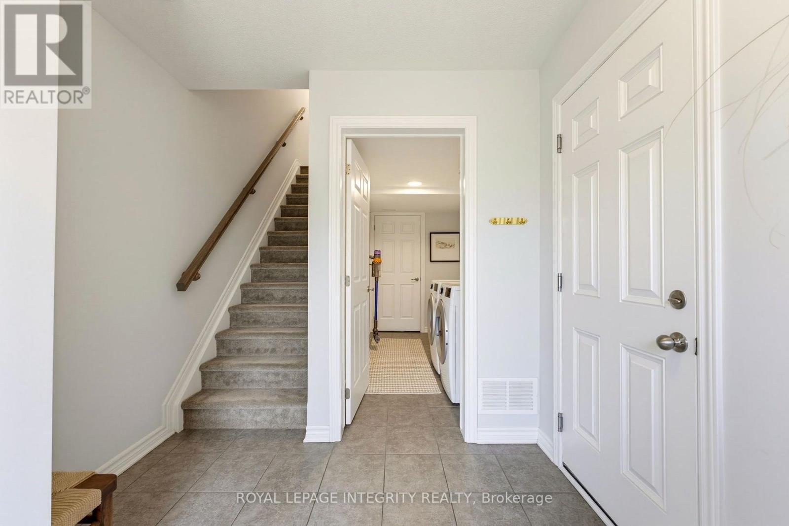 66 Feathertop Lane, Ottawa, Ontario  K2V 0K7 - Photo 5 - X13818290