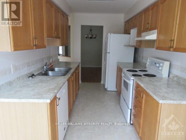 150 Blackdome Crescent, Ottawa, Ontario K2T 1A7 - Photo 4 - X13818304