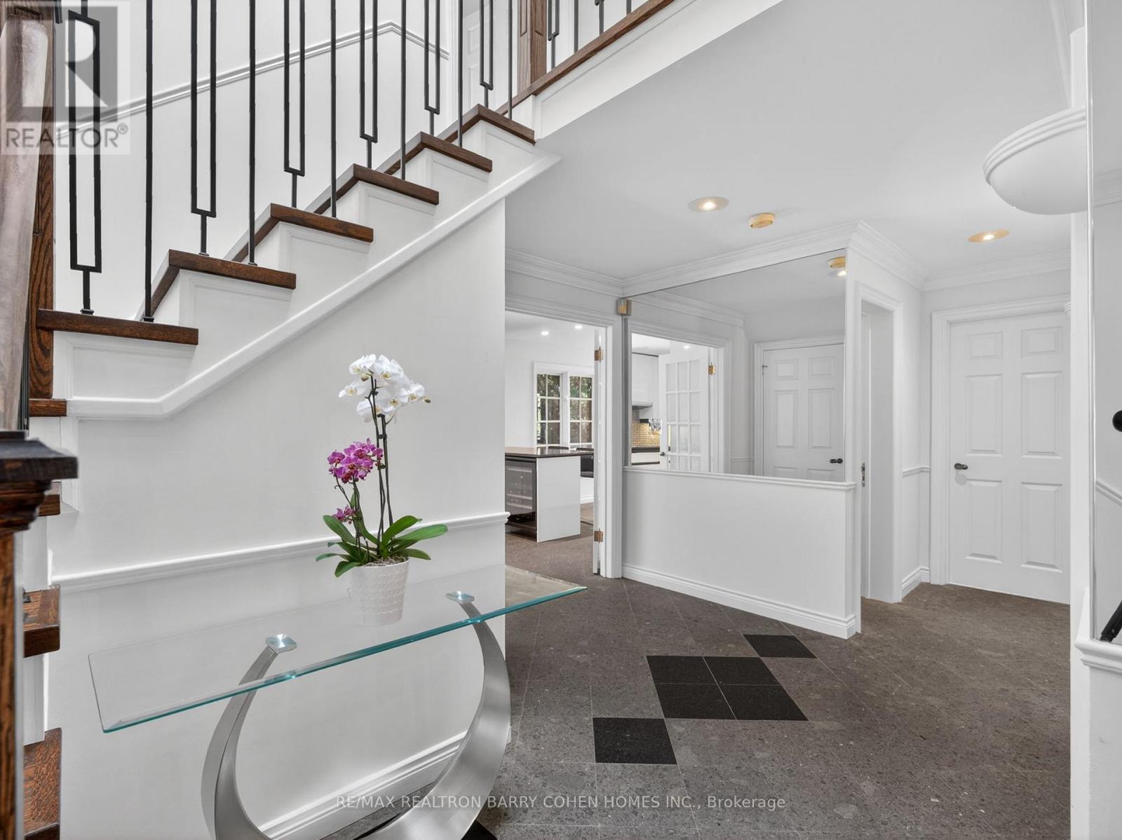 25 Harlington Road, Toronto, Ontario  M3B 3G3 - Photo 14 - C13818198