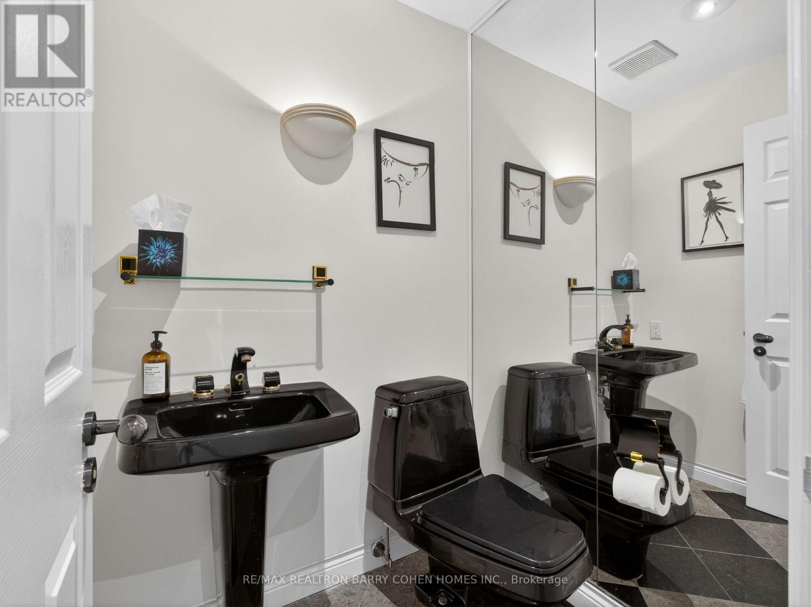 25 Harlington Road, Toronto, Ontario  M3B 3G3 - Photo 17 - C13818198