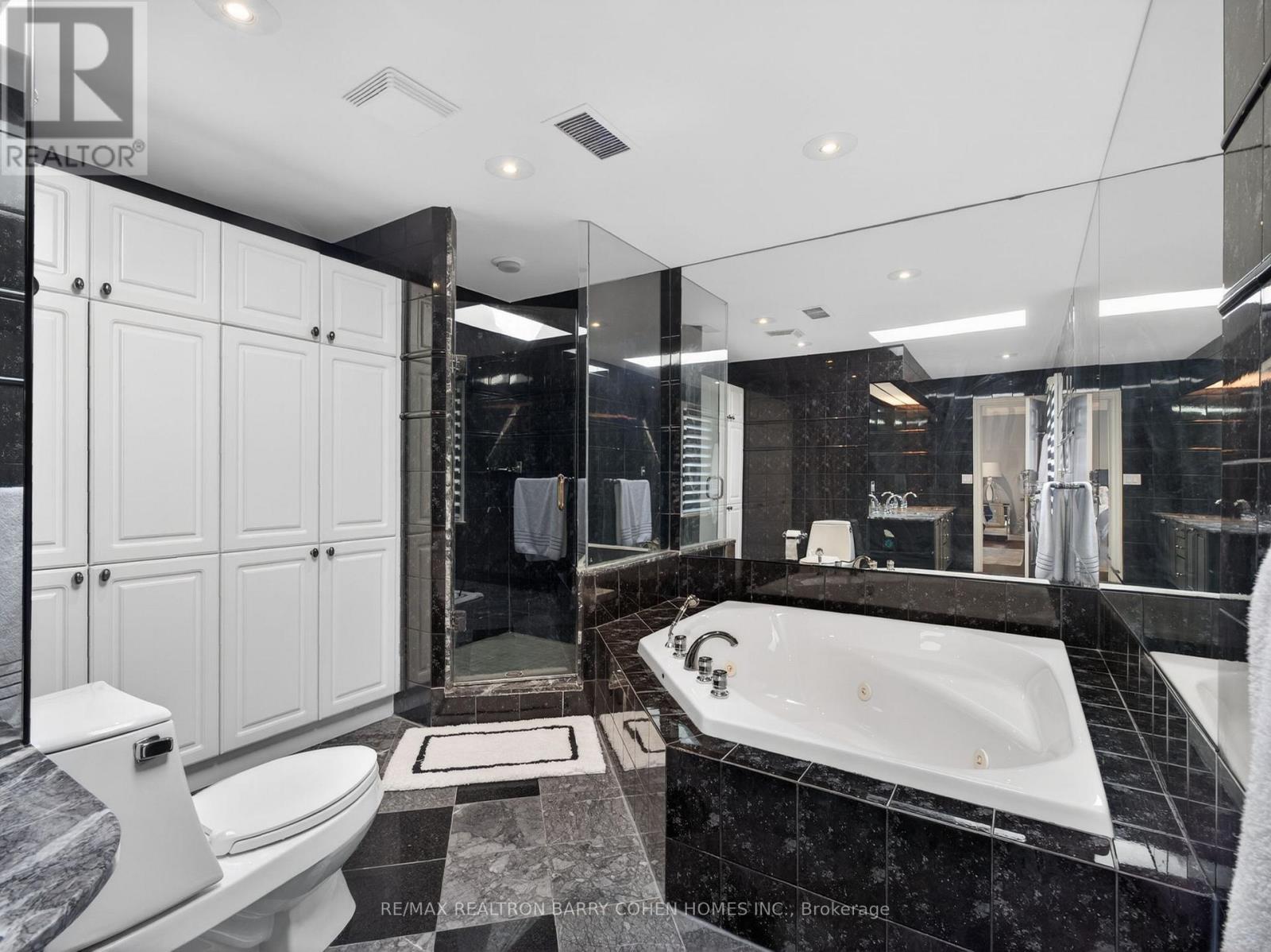 25 Harlington Road, Toronto, Ontario  M3B 3G3 - Photo 22 - C13818198