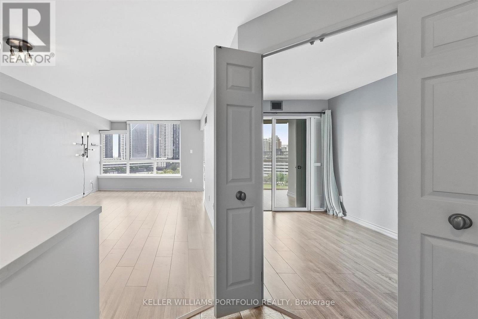 1111 - 801 King Street W, Toronto, Ontario  M5V 3C9 - Photo 12 - C13818256
