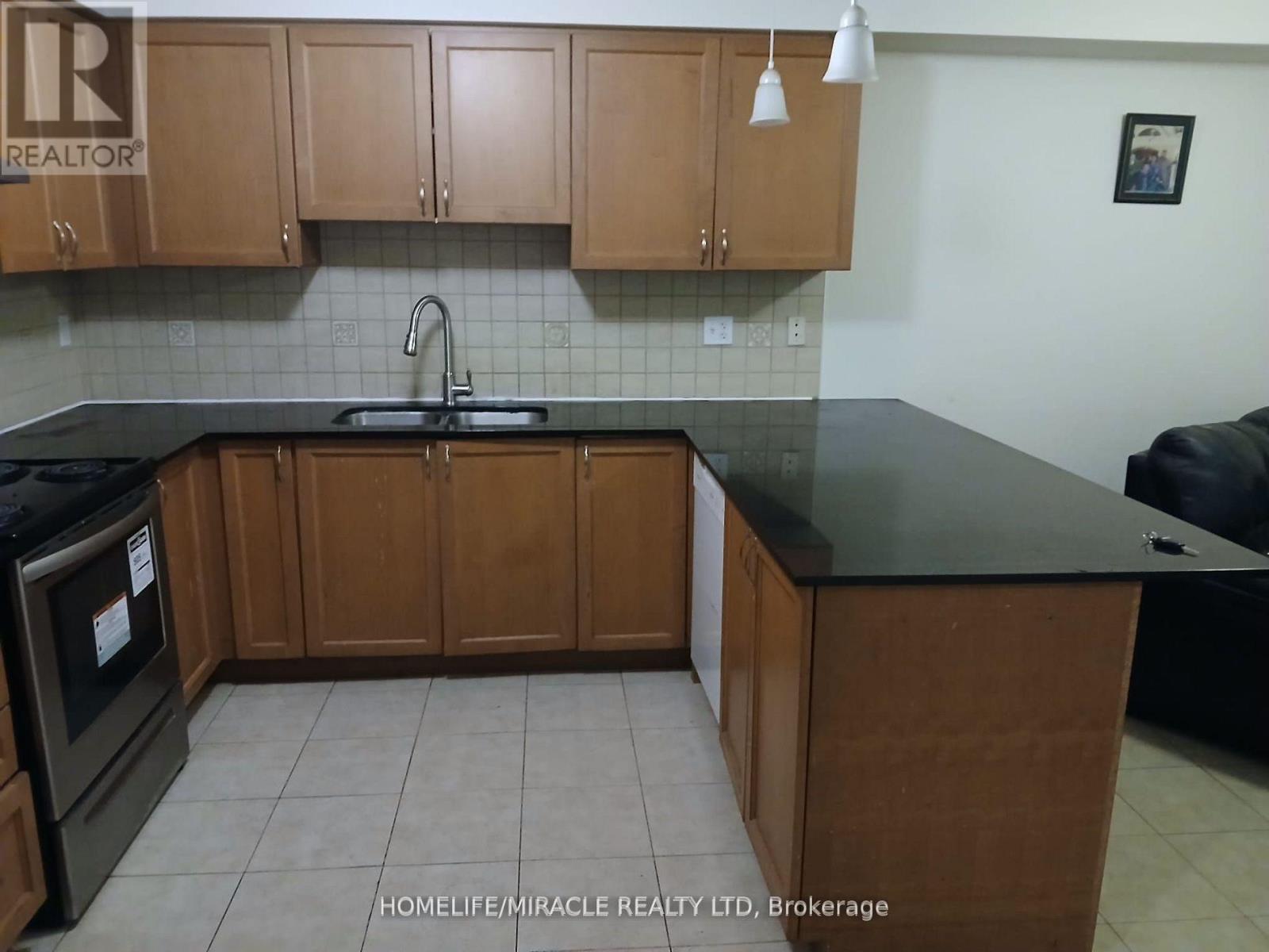 13 Vasto Lane, Toronto, Ontario  M1M 0C6 - Photo 10 - E13818134
