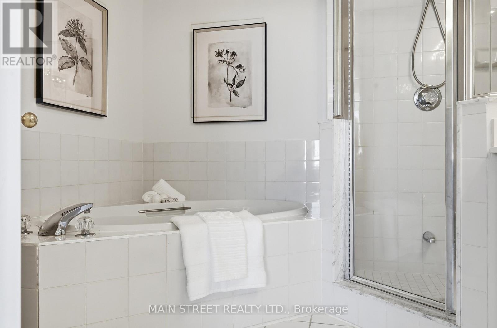 1705 - 110 Promenade Circle, Vaughan (Brownridge), Ontario  L4J 7W8 - Photo 18 - N13818262