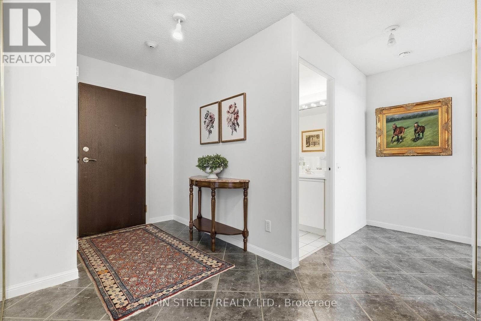 1705 - 110 Promenade Circle, Vaughan (Brownridge), Ontario  L4J 7W8 - Photo 2 - N13818262