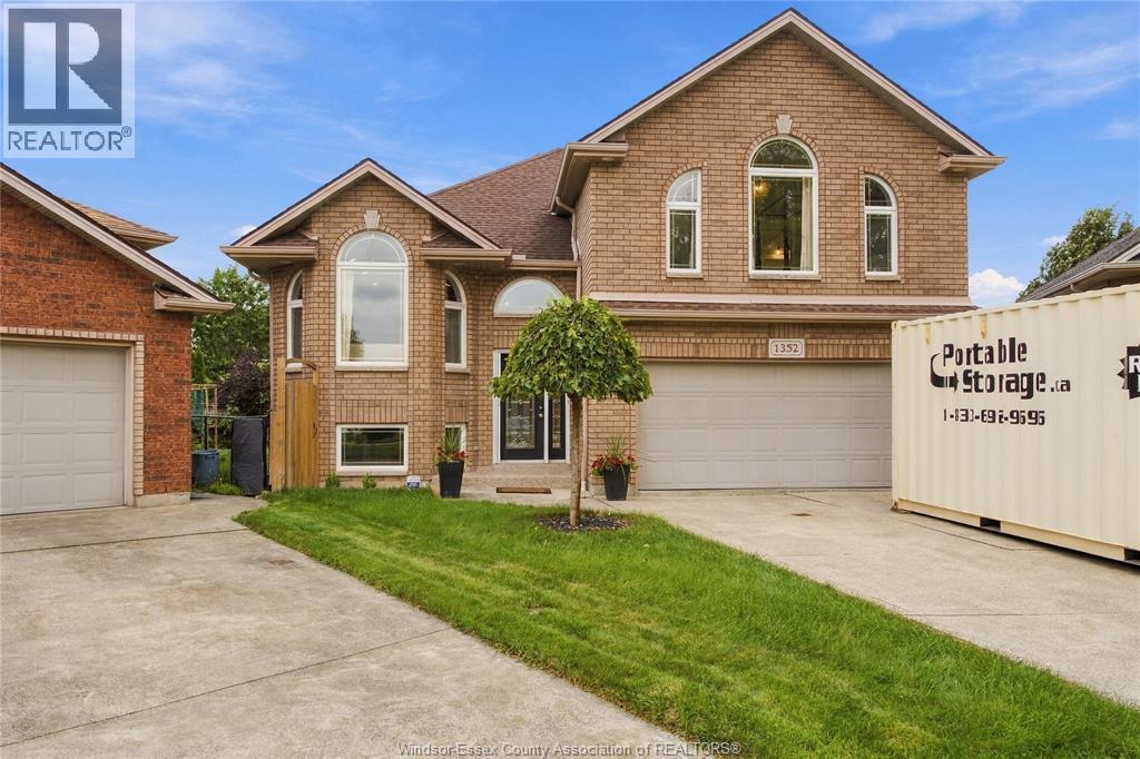 1352 MERIDIAN, Windsor, Ontario