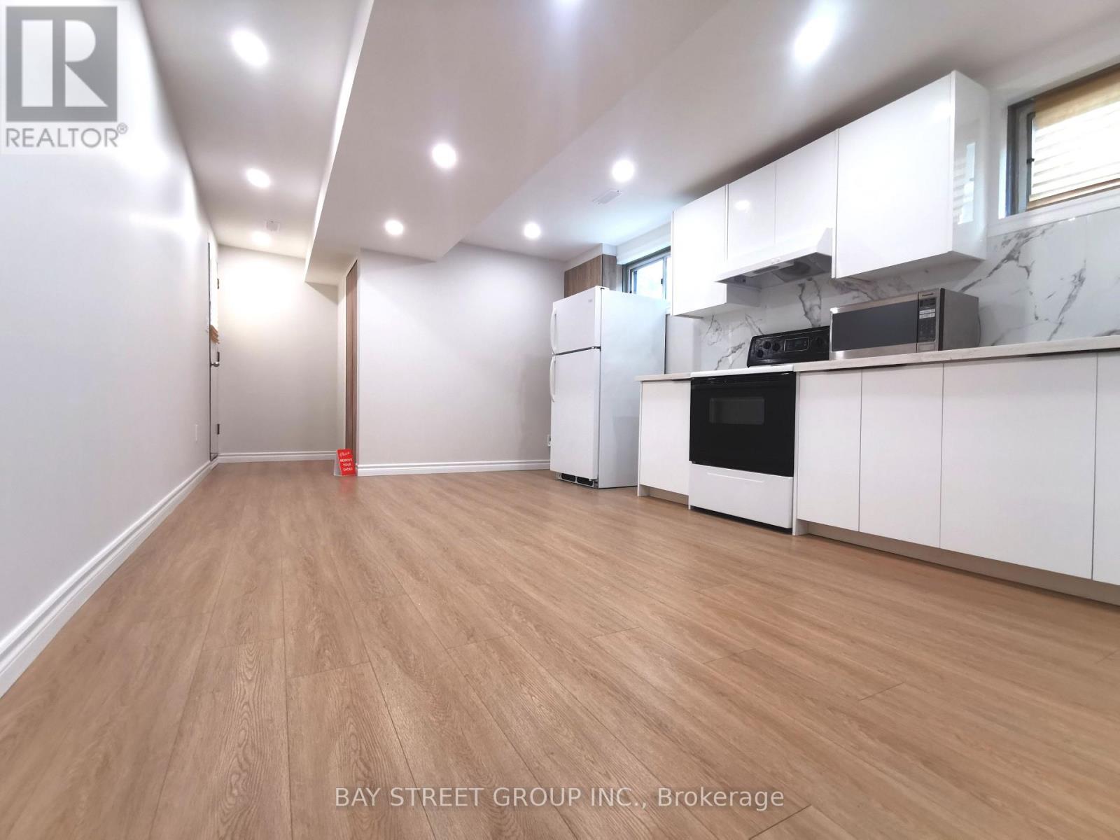 119 Shawnee Circle, Toronto, Ontario  M2H 2X9 - Photo 4 - C13817092