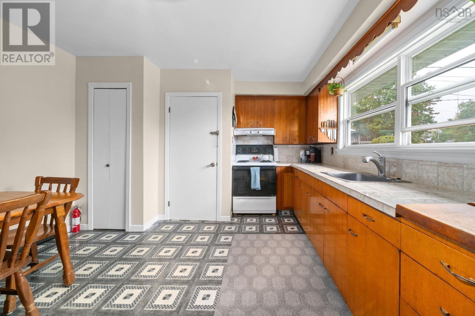 10 Caudle Park Crescent, Lower Sackville, Nova Scotia  B4C 1Z2 - Photo 12 - 202624121