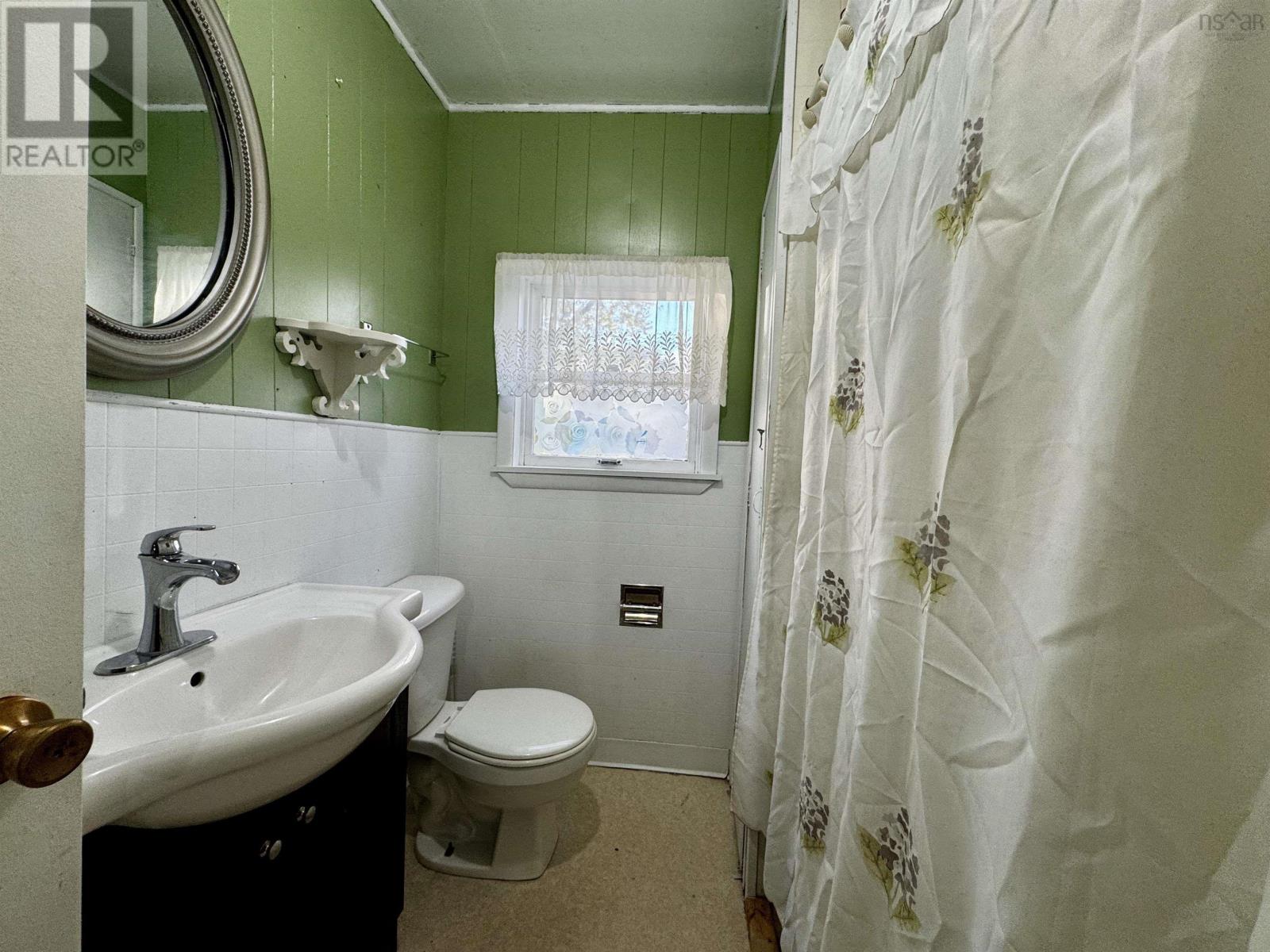 47 Old Victoria Road, Port Hastings, Nova Scotia  B9A 1L2 - Photo 9 - 202624122