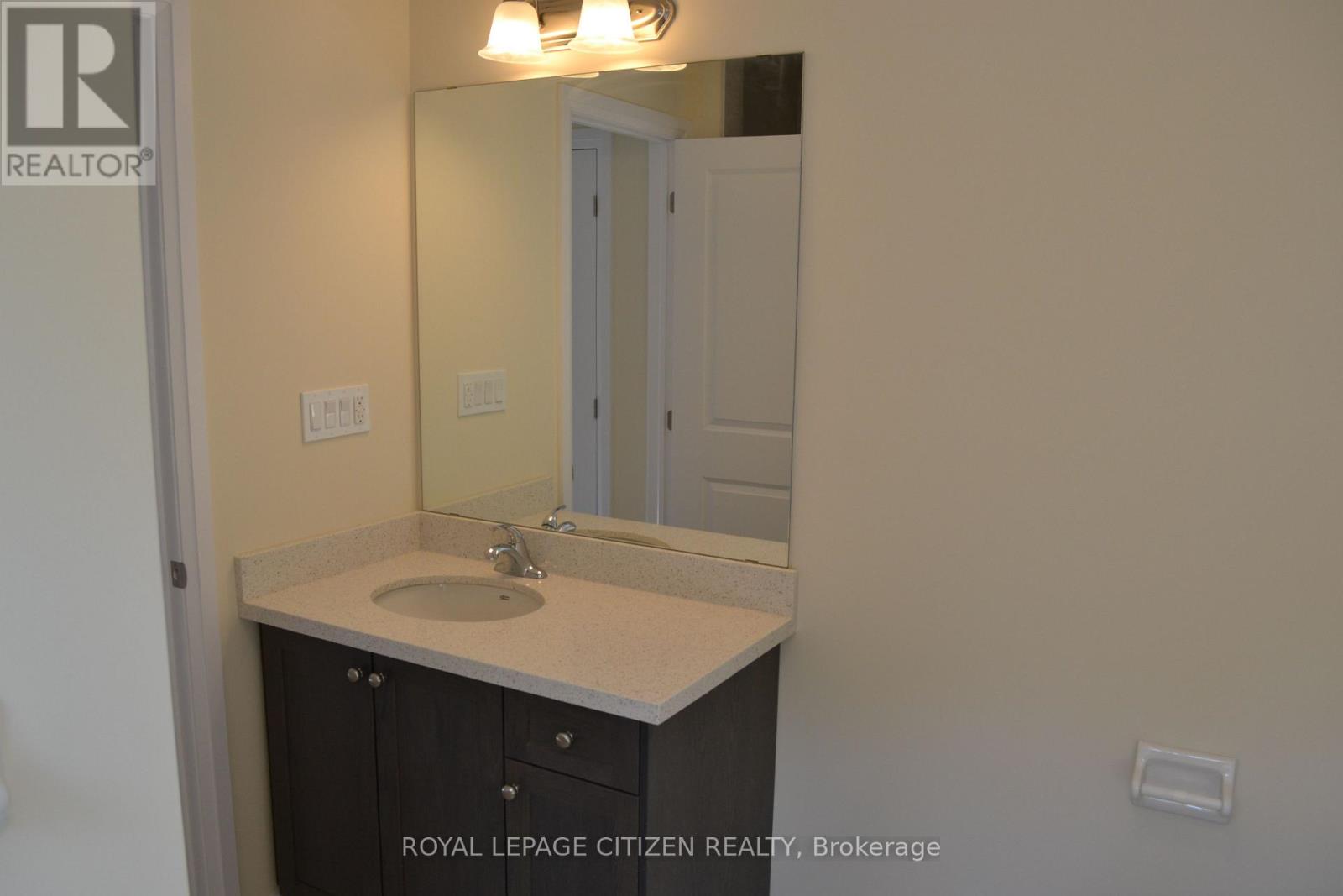 13 Revol Road, Penetanguishene, Ontario  L9M 0W8 - Photo 7 - S13816076