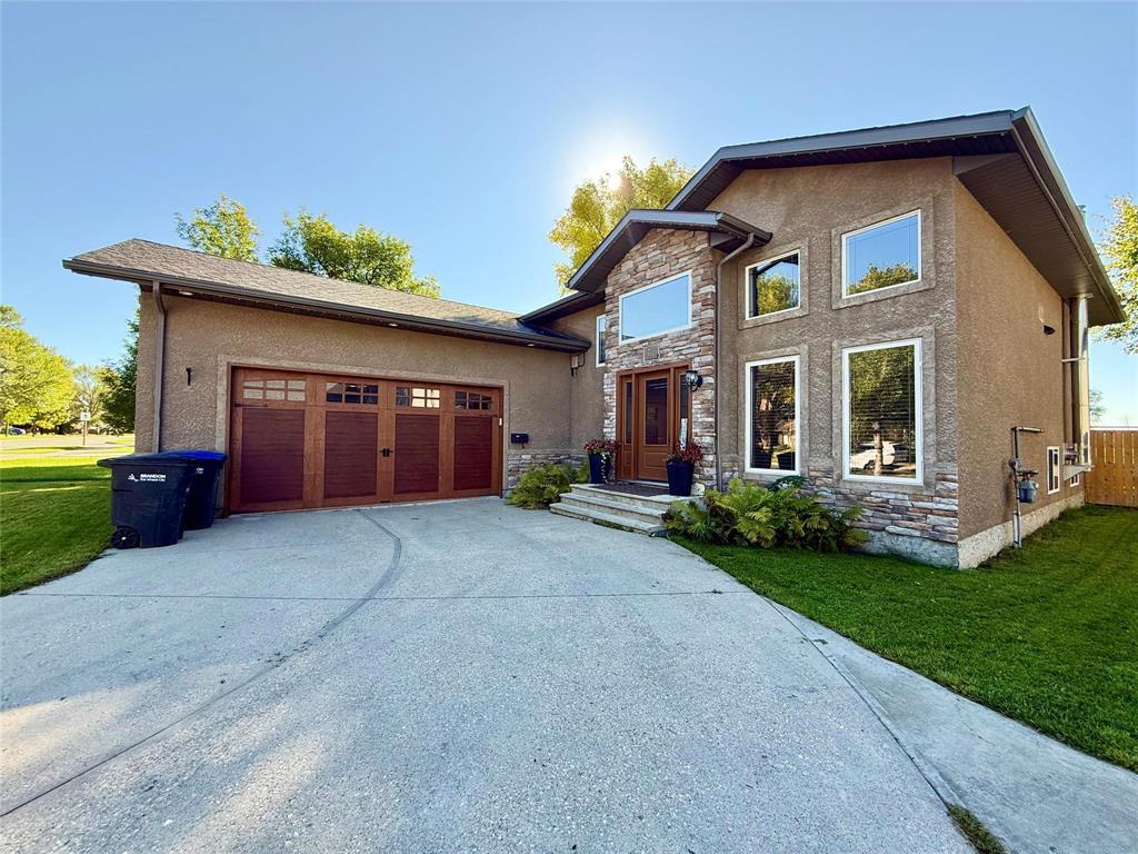 316 Kirkcaldy Drive, Brandon, Manitoba  R7A 0C4 - Photo 0 - 202623865