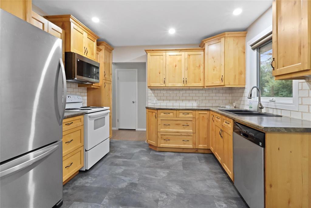 1614 9th Street, Brandon, Manitoba  R7A 4E3 - Photo 4 - 202623916