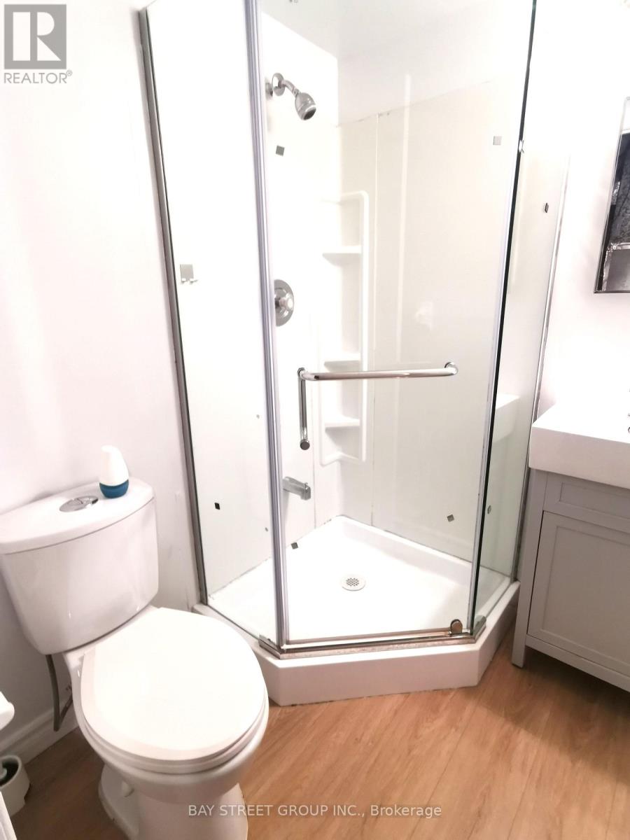 119 Shawnee Circle, Toronto, Ontario  M2H 2X9 - Photo 10 - C13817092