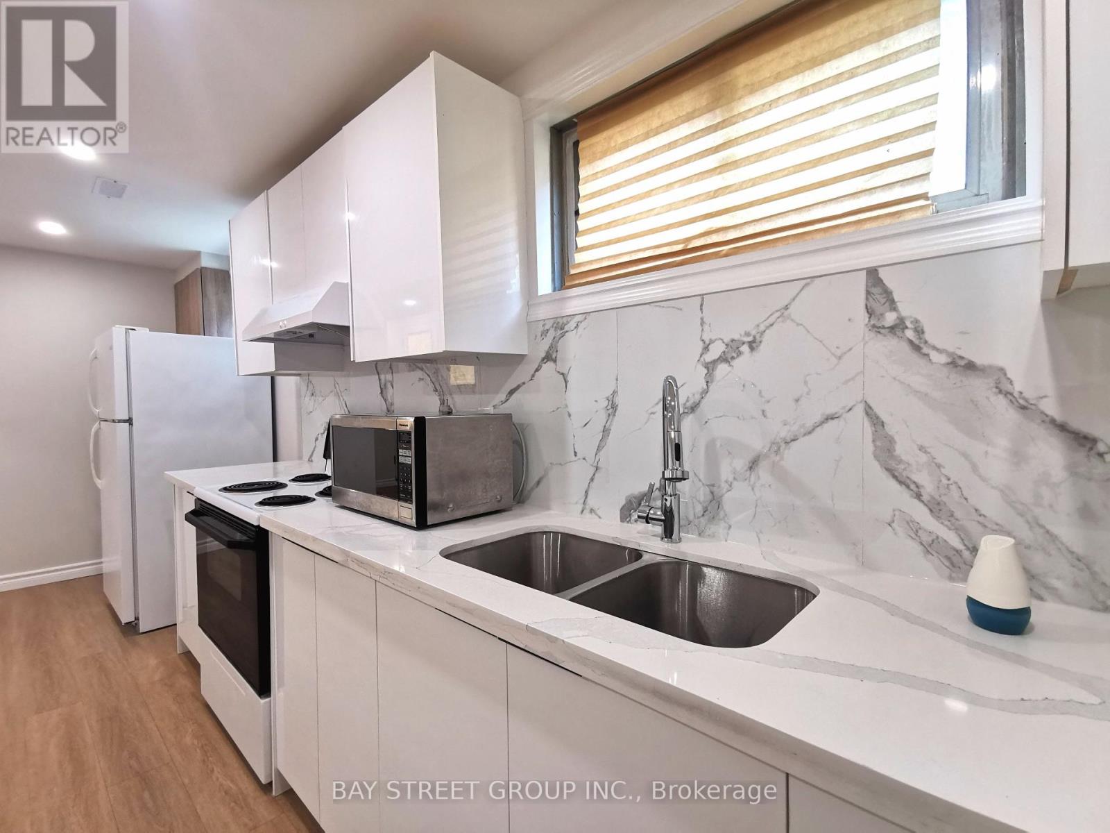 119 Shawnee Circle, Toronto, Ontario  M2H 2X9 - Photo 6 - C13817092